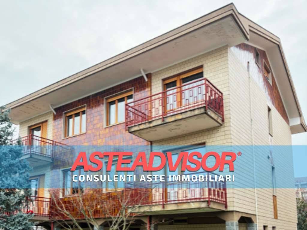 appartamento in vendita a Collegno in zona Leumann