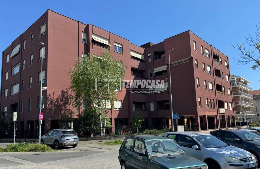 appartamento in vendita a Collegno in zona Leumann