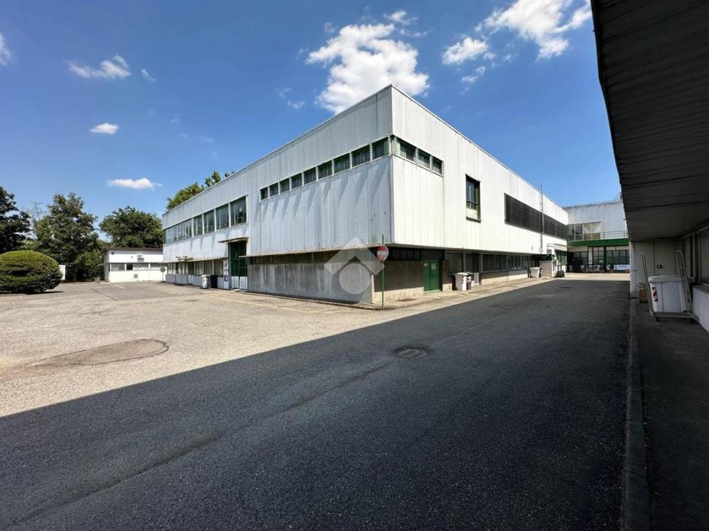 negozio in vendita a Collegno