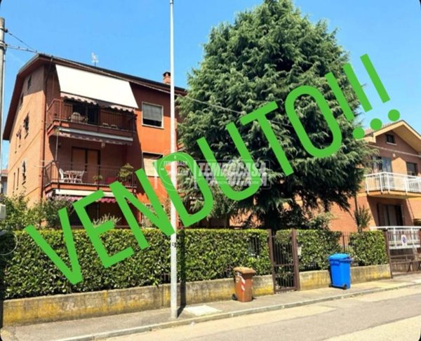 appartamento in vendita a Collegno in zona Leumann