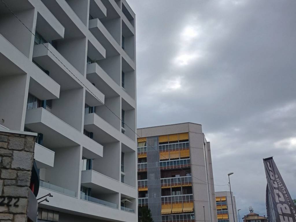 negozio in vendita a Collegno in zona Leumann
