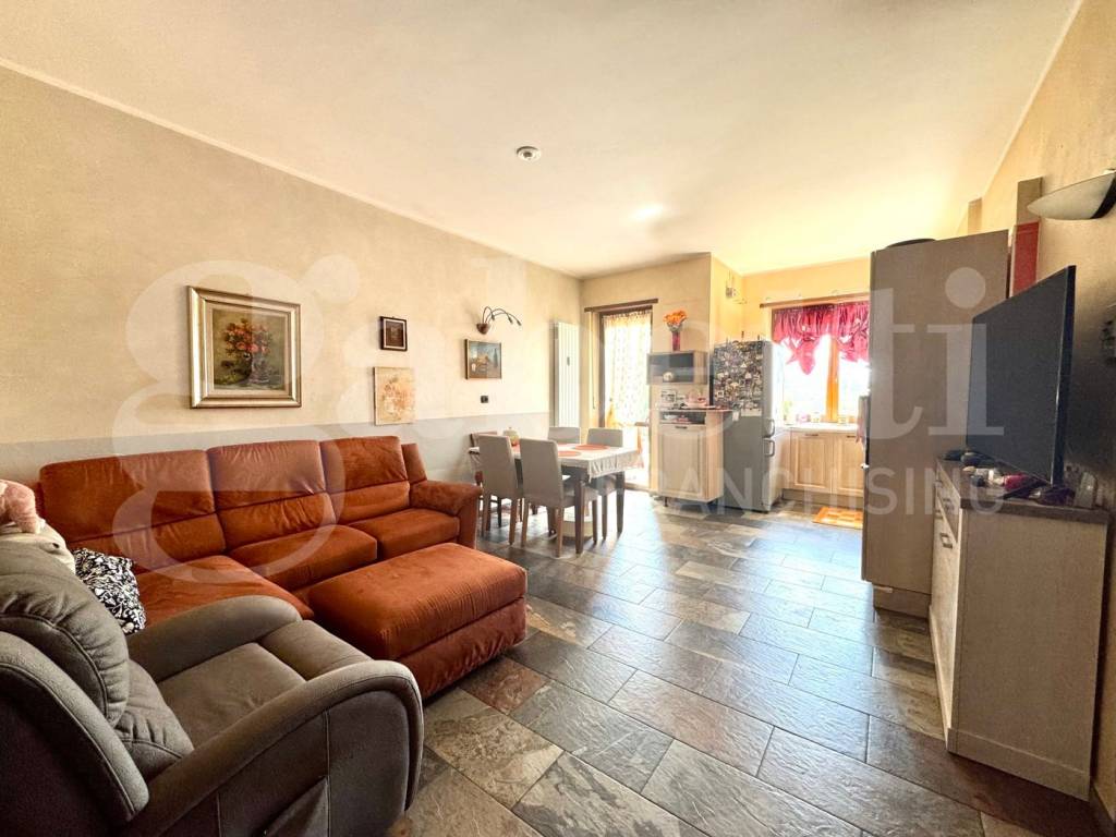 appartamento in vendita a Collegno in zona Savonera