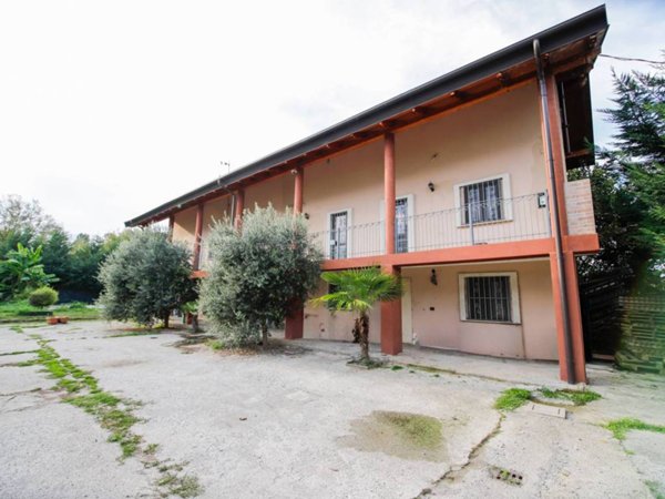 casa indipendente in vendita a Collegno in zona Savonera