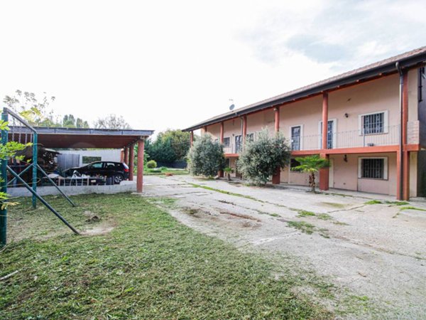 casa indipendente in vendita a Collegno in zona Savonera