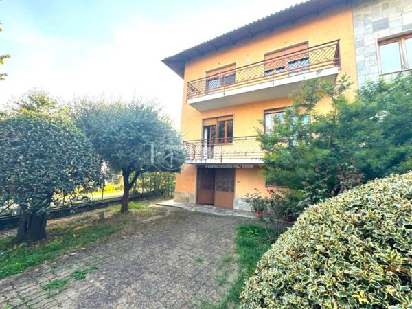 casa indipendente in vendita a Collegno in zona Savonera
