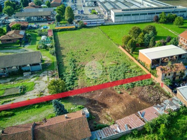 locale commerciale in vendita a Collegno in zona Savonera