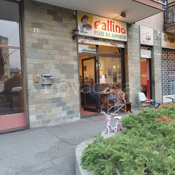 negozio in vendita a Collegno in zona Leumann