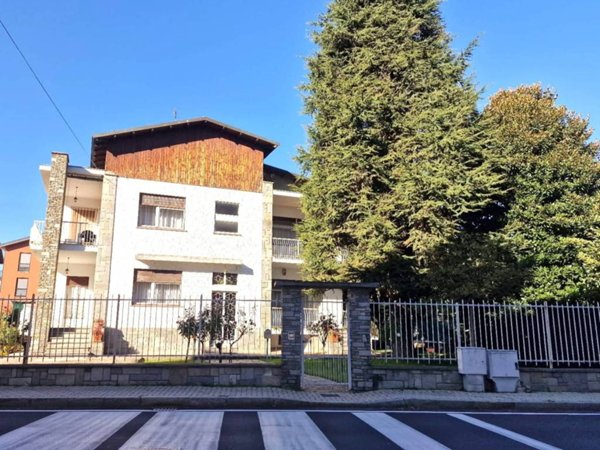 casa indipendente in vendita a Collegno in zona Savonera