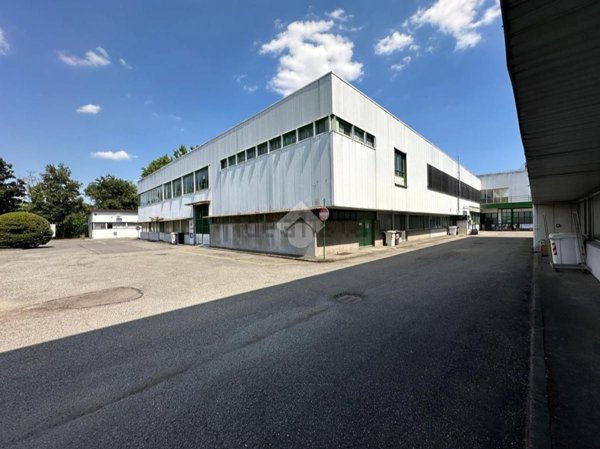 capannone in vendita a Collegno