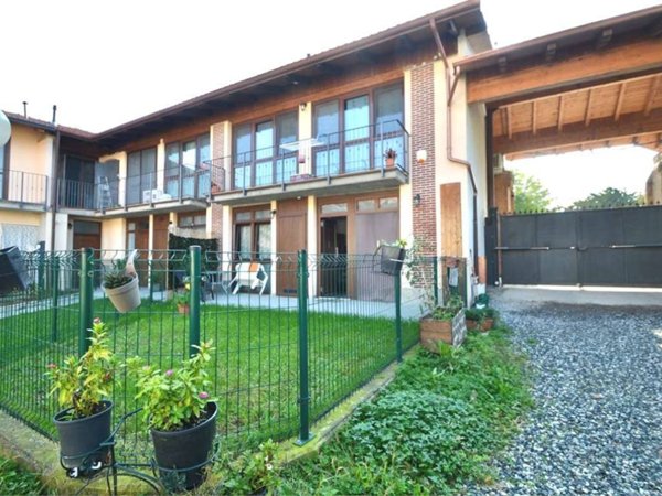 casa indipendente in vendita a Collegno in zona Savonera