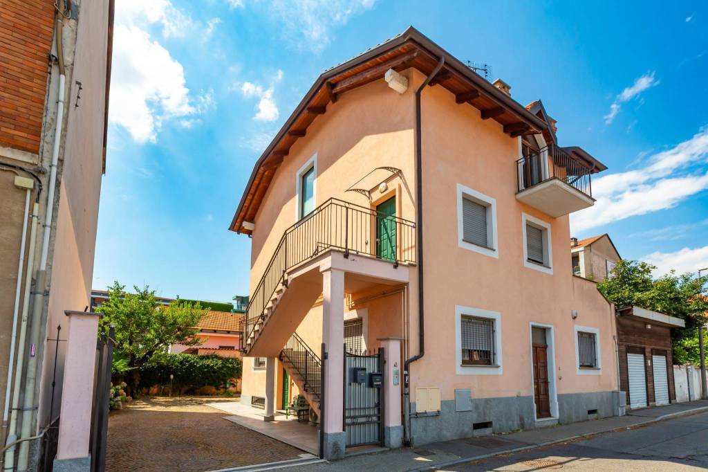 casa indipendente in vendita a Collegno