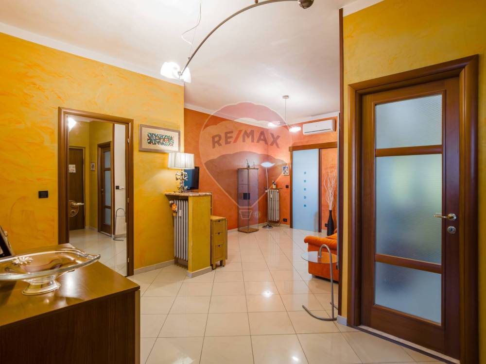 appartamento in vendita a Collegno in zona Leumann