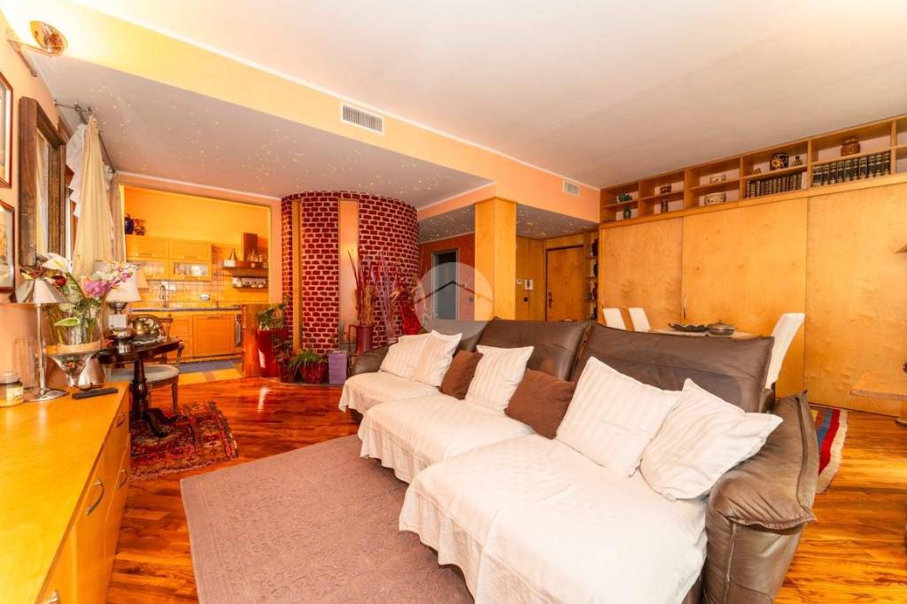 appartamento in vendita a Collegno in zona Leumann