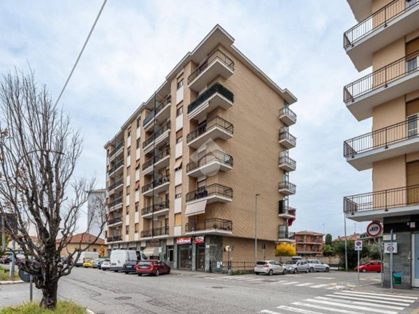 appartamento in vendita a Collegno in zona Leumann