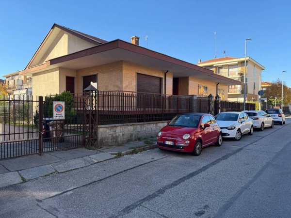 casa indipendente in vendita a Collegno