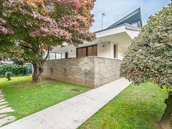 casa indipendente in vendita a Collegno