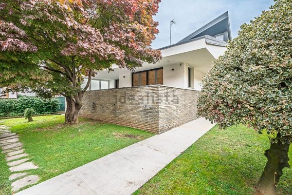 casa indipendente in vendita a Collegno