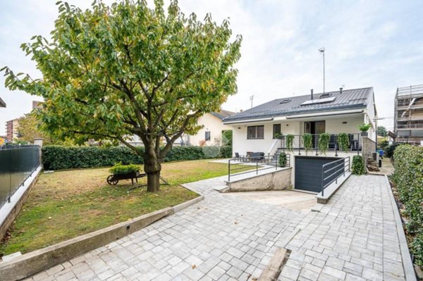 casa indipendente in vendita a Collegno