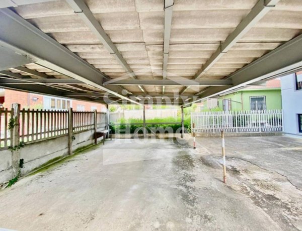 negozio in vendita a Collegno