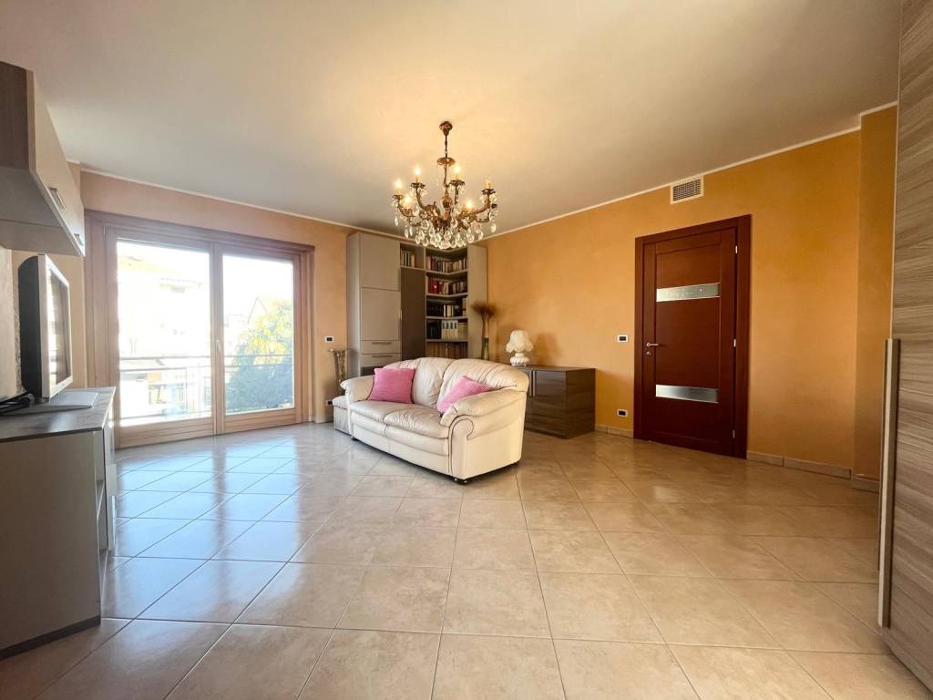 casa indipendente in vendita a Collegno