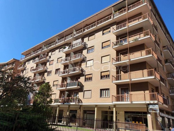 negozio in vendita a Collegno