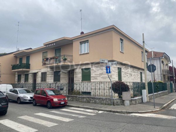 appartamento in vendita a Collegno in zona Leumann