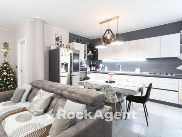 casa indipendente in vendita a Collegno in zona Savonera