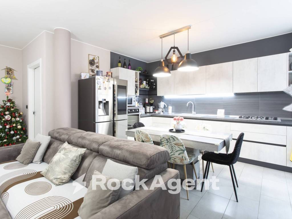 casa indipendente in vendita a Collegno in zona Savonera