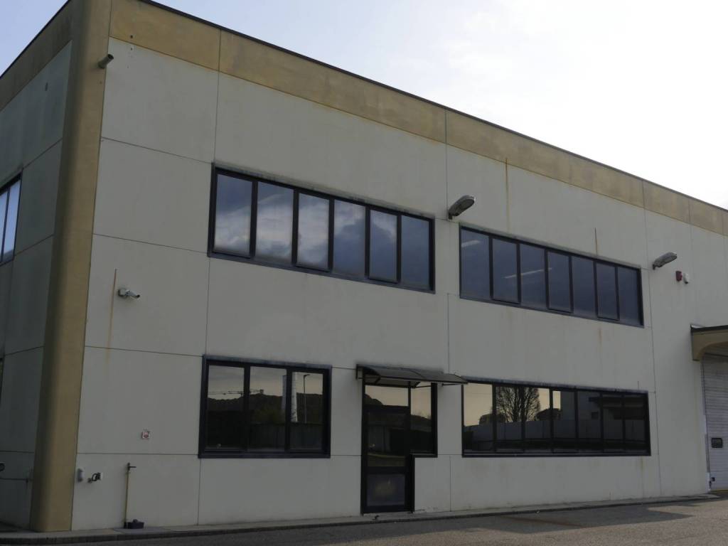 locale commerciale in vendita a Collegno
