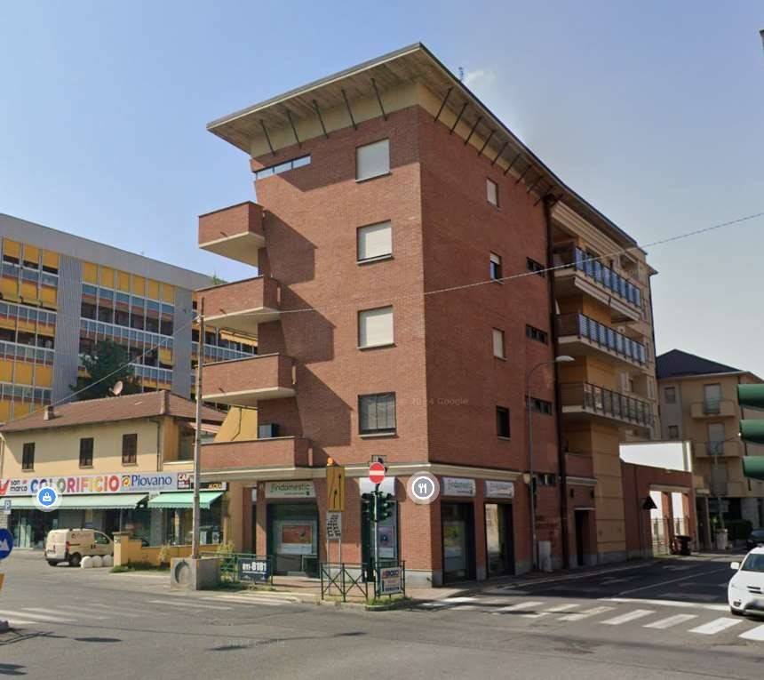 appartamento in vendita a Collegno in zona Leumann