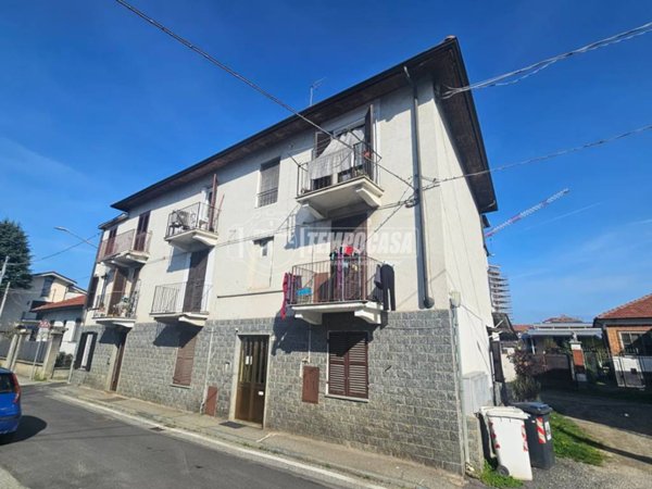 appartamento in vendita a Collegno in zona Leumann