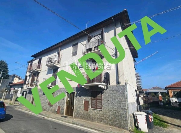 appartamento in vendita a Collegno in zona Leumann