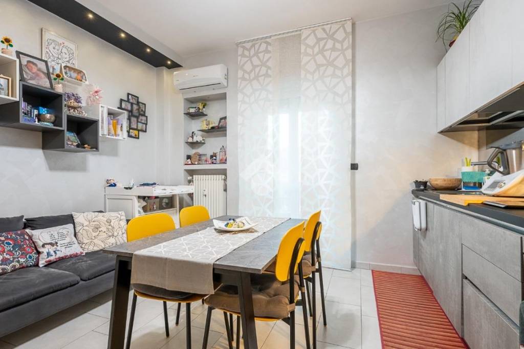 appartamento in vendita a Collegno in zona Leumann