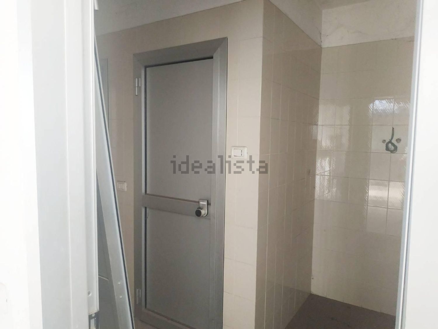 capannone in vendita a Collegno in zona Savonera