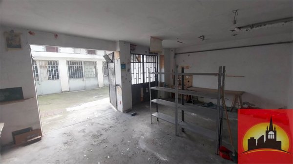 locale di sgombero in vendita a Collegno in zona Leumann