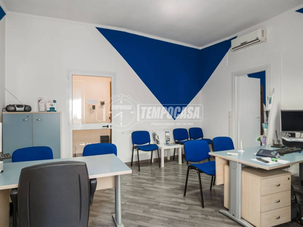 negozio in vendita a Collegno