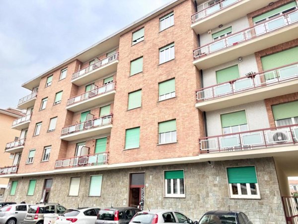 appartamento in vendita a Collegno in zona Leumann