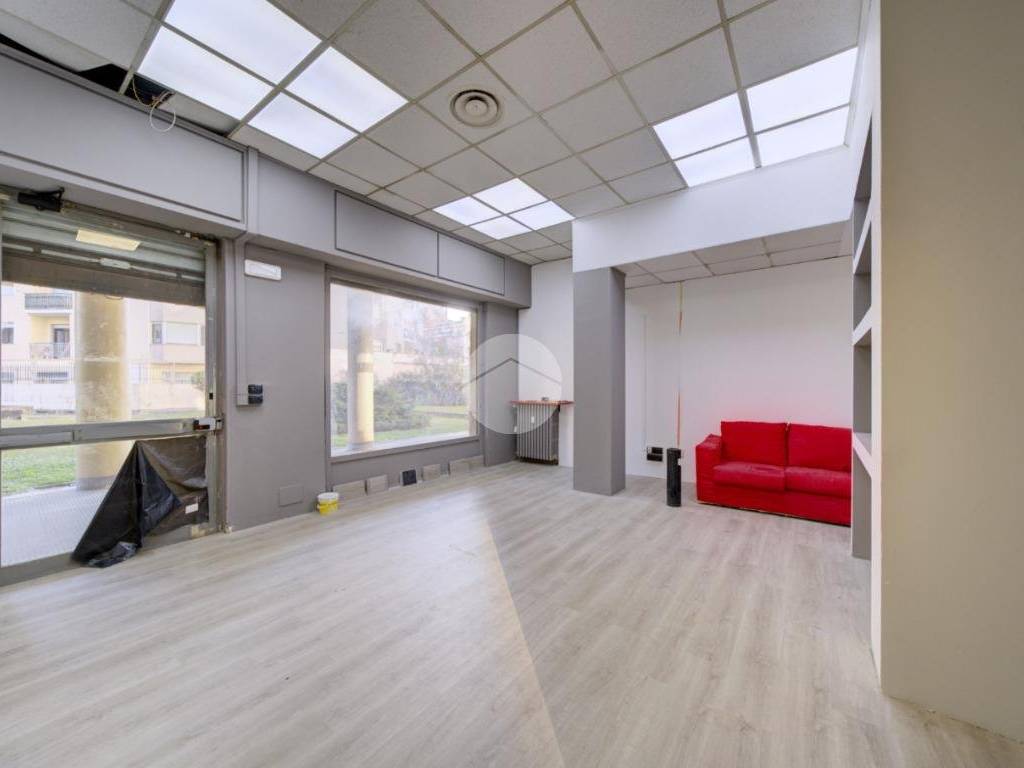 negozio in vendita a Collegno