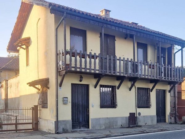 casa indipendente in vendita a Collegno in zona Savonera