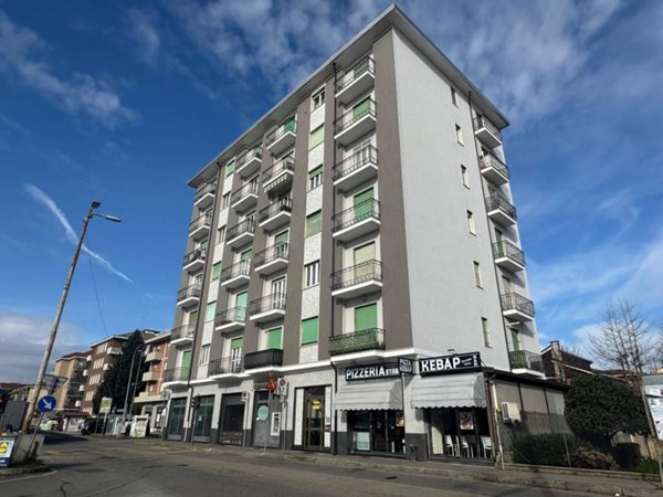 appartamento in vendita a Collegno in zona Leumann