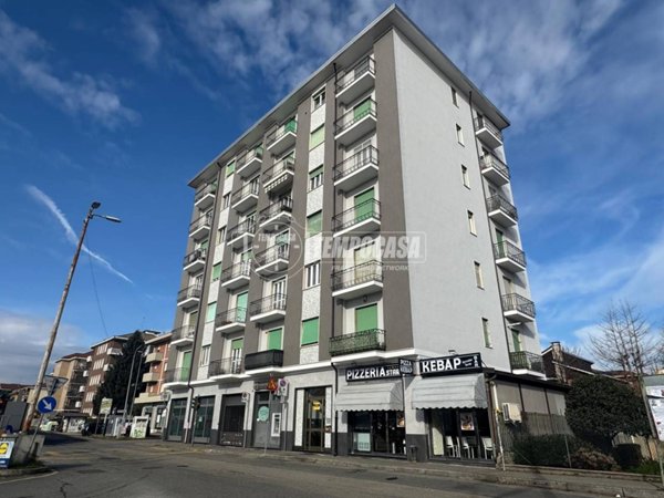 appartamento in vendita a Collegno in zona Leumann