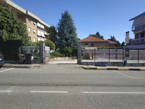 locale commerciale in vendita a Collegno