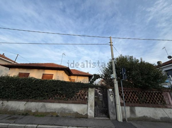 casa indipendente in vendita a Collegno in zona Leumann