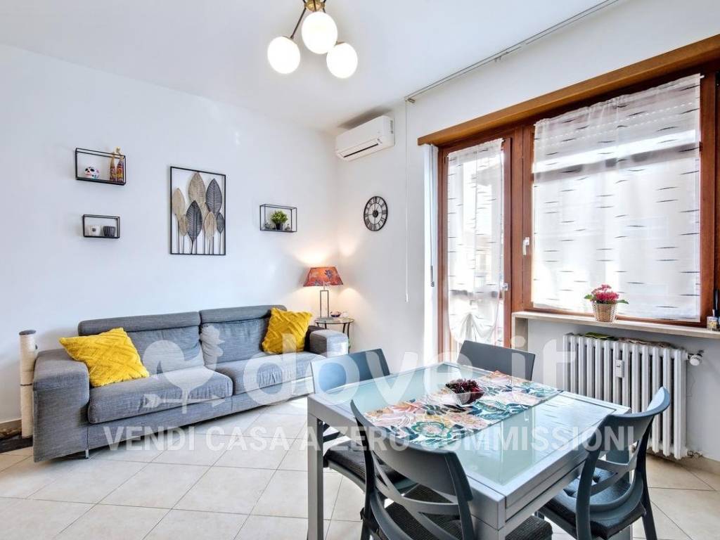 appartamento in vendita a Collegno in zona Leumann