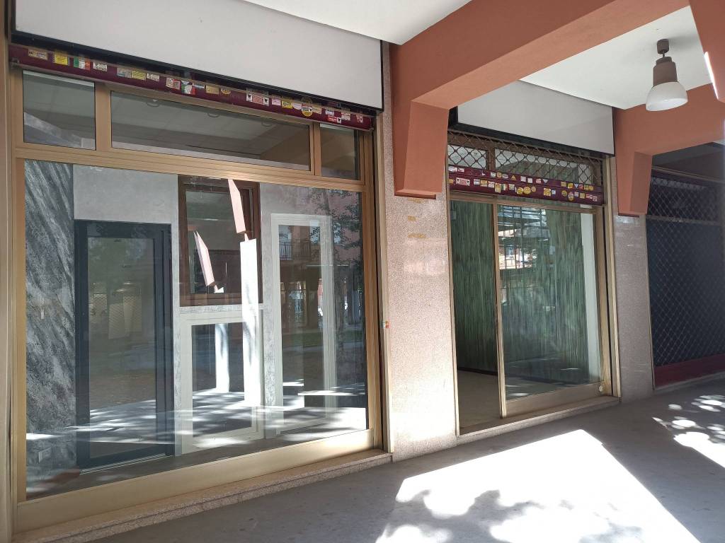 negozio in vendita a Collegno