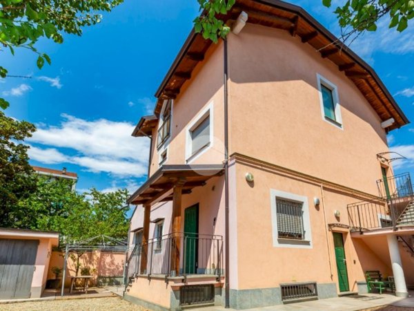 casa indipendente in vendita a Collegno