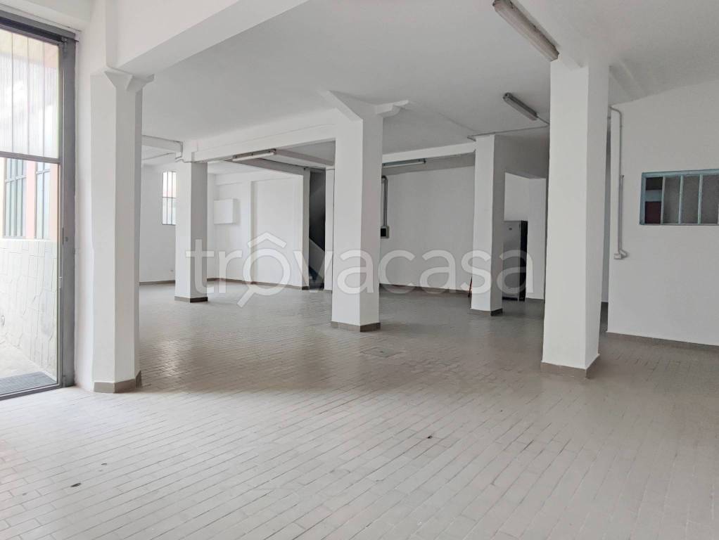 locale commerciale in vendita a Collegno