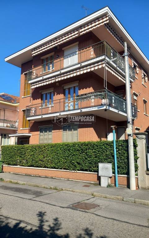 appartamento in vendita a Collegno in zona Leumann
