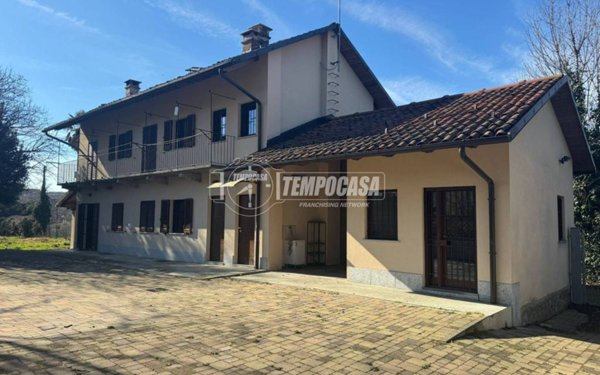 casa indipendente in vendita a Collegno in zona Savonera