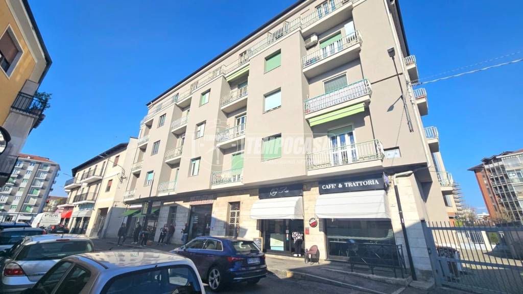 appartamento in vendita a Collegno in zona Leumann